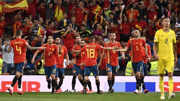 İspanya, ikinci yarıda açıldı