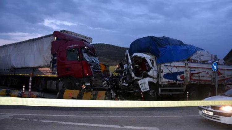 Kırıkkale’de zincirleme kaza: 2 ölü, 17 yaralı