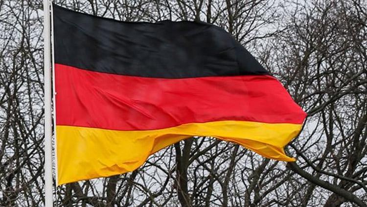 Alman hükümeti camilere yönelik saldırıları kınadı