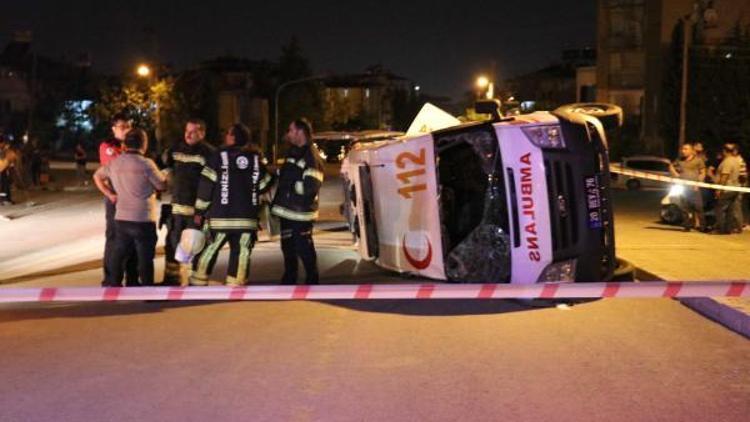 Ambulans ile otomobil çarpıştı: 7 yaralı