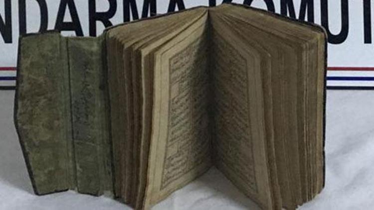 Ali Şir Nevainin 15inci yüzyıla ait şiir kitabı ile yakalandı... Değeri 100 bin dolar...