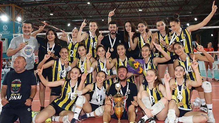 Fenerbahçenin yıldızı parlıyor Türkiye şampiyonluğu geldi...