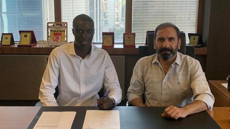 Sivasspor Mamadou Samassayı kadrosuna kattı