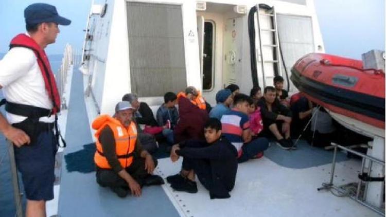 Dikilide denizde 40 Afgan kaçak göçmen yakalandı