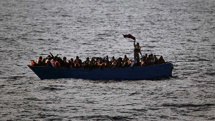 İtalya, Akdenizde kurtarılan göçmenleri almıyor