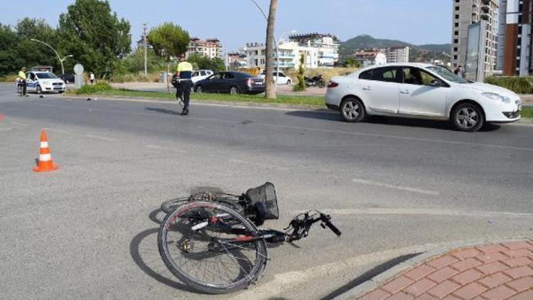 Otomobilin çarptığı bisikletli 7 günlük yaşam savaşını kaybetti