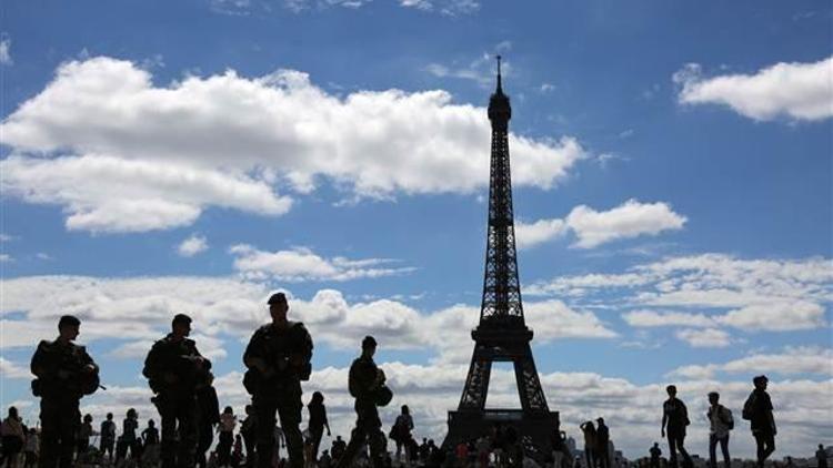 Fransada sarı yeleklilerin eylemleri 7. ayını doldurdu
