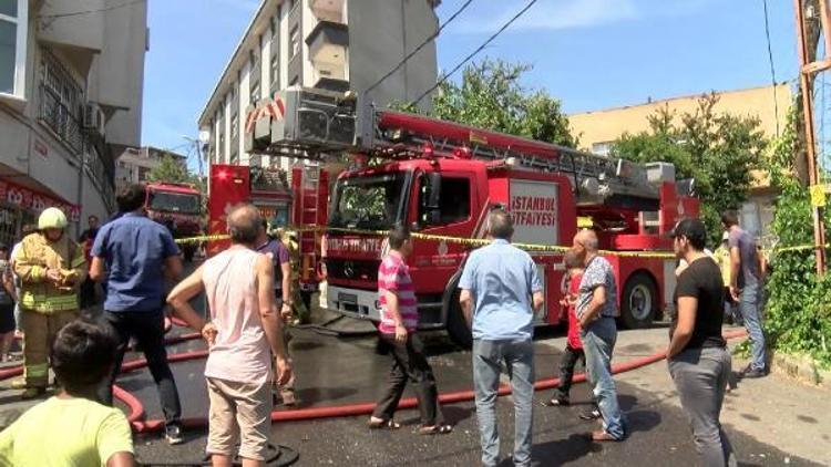 Gaziosmanpaşada çatı yangını; 200 güvercin öldü