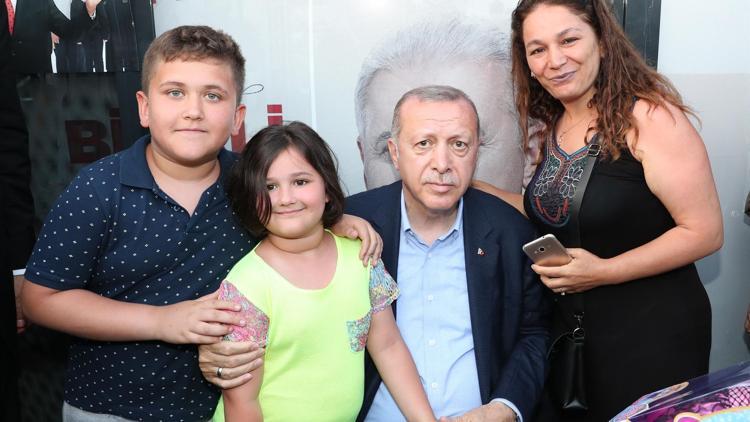 Cumhurbaşkanı Erdoğan vatandaşlarla bir araya geldi