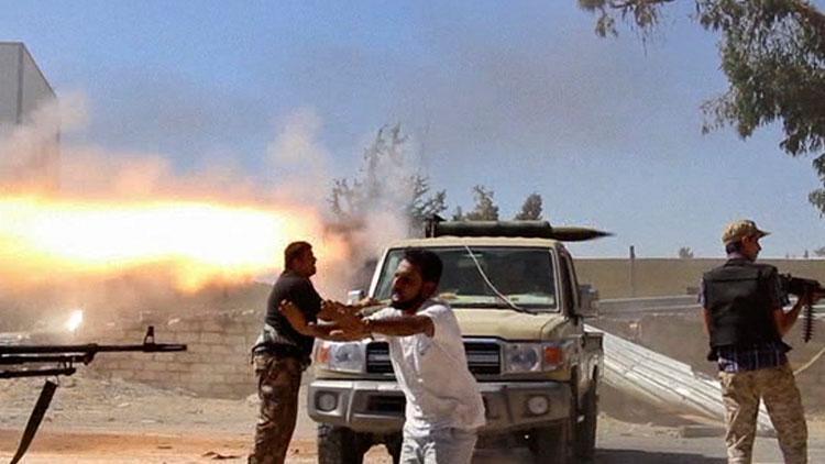 Libyada UMH güçleri Trablus Havalimanına saldırı başlattı