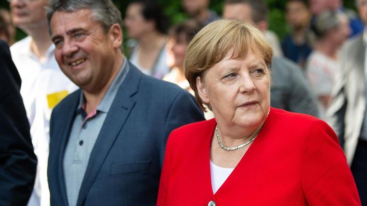 Merkel Irakta bağımsız Kürt devleti kurulmasına karşı