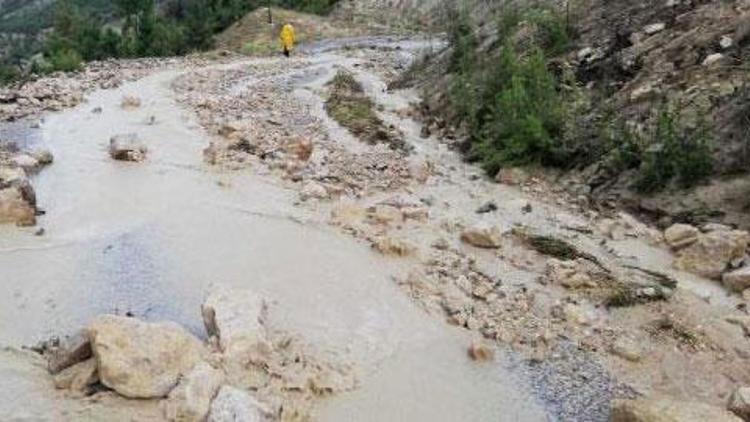 Mut’ta sel nedeniyle içme suyunun kullanılmaması istendi