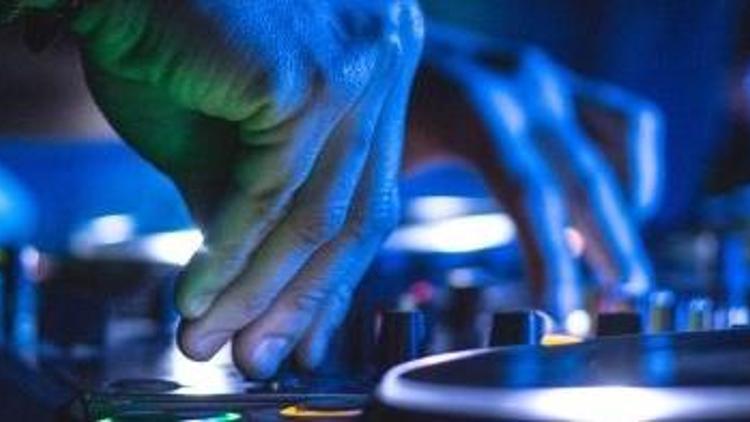 Antalya’da DJ’lik yaptım