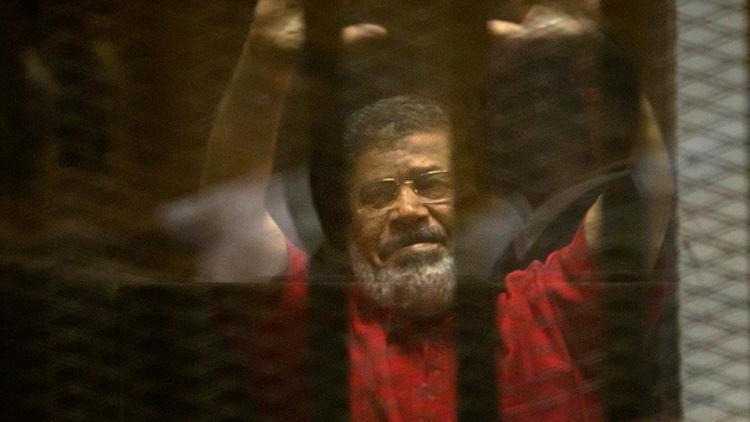 Mursi’nin defnedildiği mezarlığı sadece İsrail kanalının görüntülemesine izin verdiler