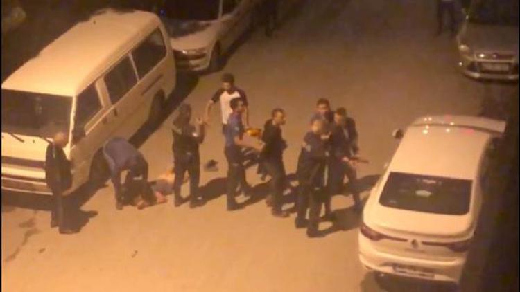 Sokak ortasında kemerli ve sopalı kavgaya 2 tutuklama