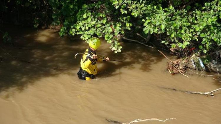 Araklıdaki sel felaketinde kayıp 3 kişi aranıyor
