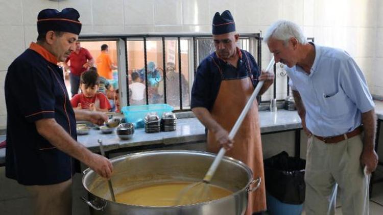 Şanlıurfa’da her sabah 25 bin kişiye çorba dağıtılıyor