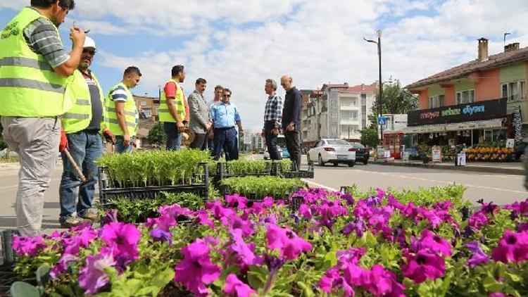 Sivas kent merkezi çiçeklerle süsleniyor