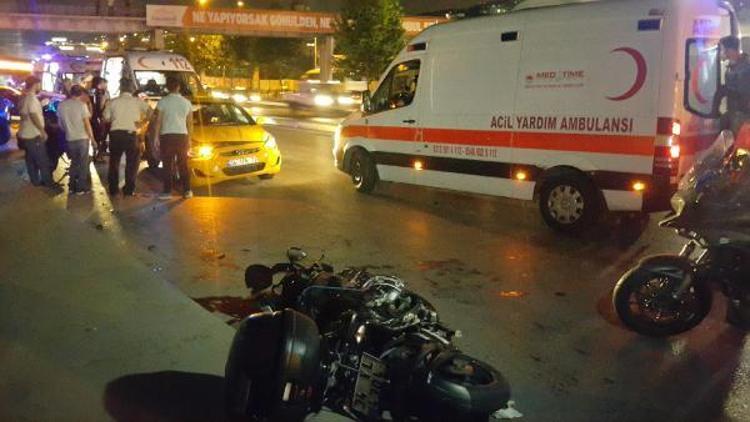 Taksi ile motosiklet çarpıştı: 2 yaralı