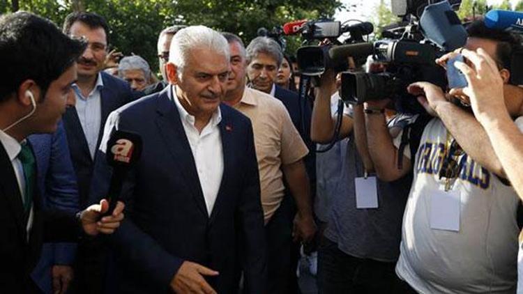 Binali Yıldırım, AK Parti İl Başkanlığına geldi