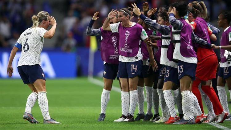 Henry, Fransaya Kadınlar Dünya Kupasında çeyrek finali getirdi