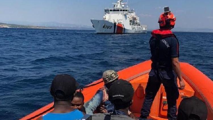 Kaçak göçmenler denize açılamadan yakalandı