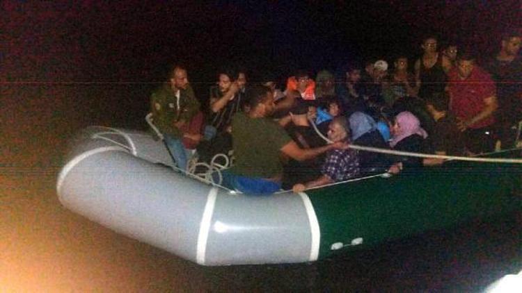 Didimde lastik botta 30 kaçak göçmen yakalandı