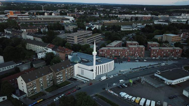 Almanyanın Aachen kentinde Cami Meydanı açıldı