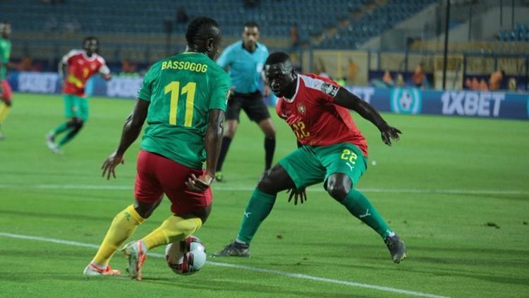 Kamerun galibiyetle başladı