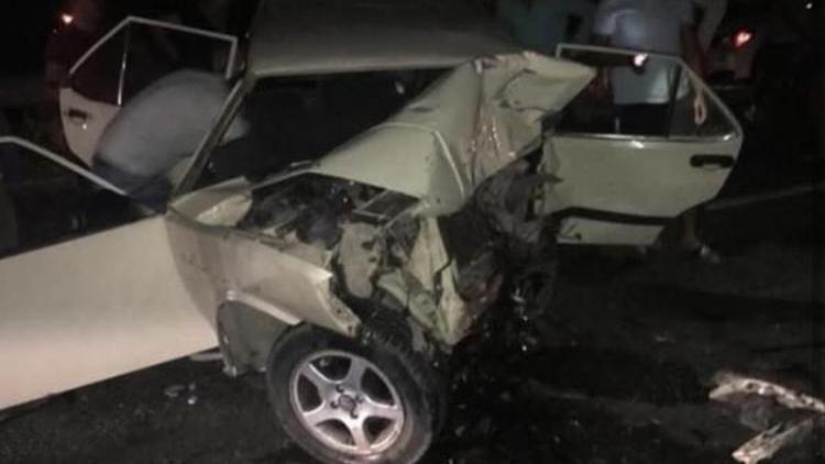 İzmirde zincirleme kaza: 1 ölü, 2 yaralı