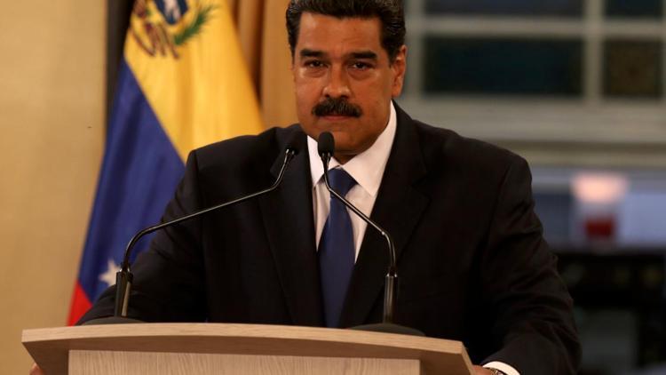 Maduro: Küresel güçlerin önünde diz çökmemeliyiz