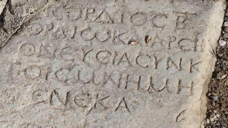 Kapadokya’da 2 bin yıllık mezar taşı bulundu