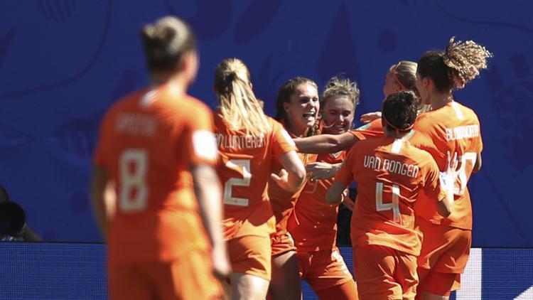 Hollanda, yarı finalde