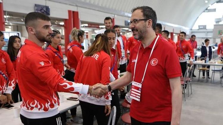 Bakan Kasapoğlu Avrupa Oyunlarında madalya alan sporcuları tebrik etti