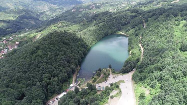 Ulugöl’de en büyük balığı yakalamak için yarıştılar