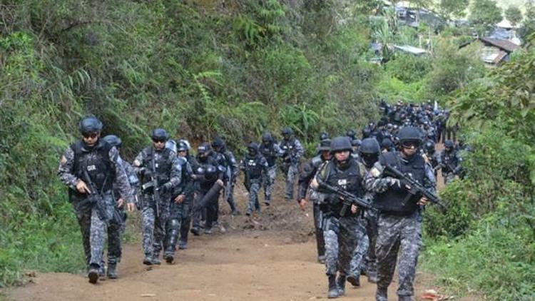 Ekvadorda kaçak madene binlerce polis ve askerle müdahale