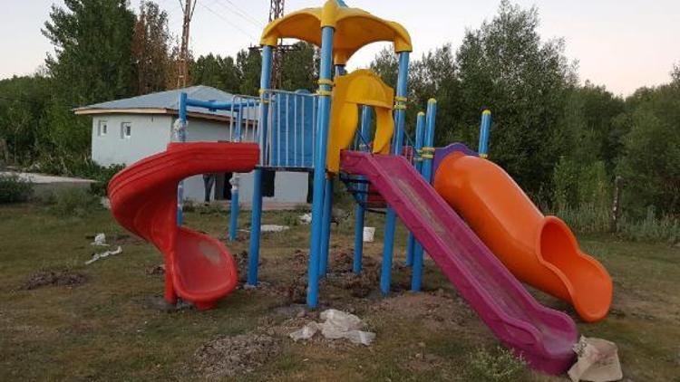 Erciş Belediyesi, oyun parkı olmayan mahalle bırakmayacak