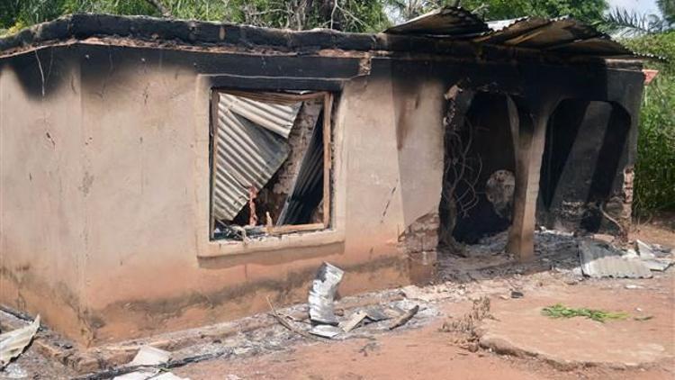 Nijeryada silahlı çete üyesi 20 kişi öldürüldü