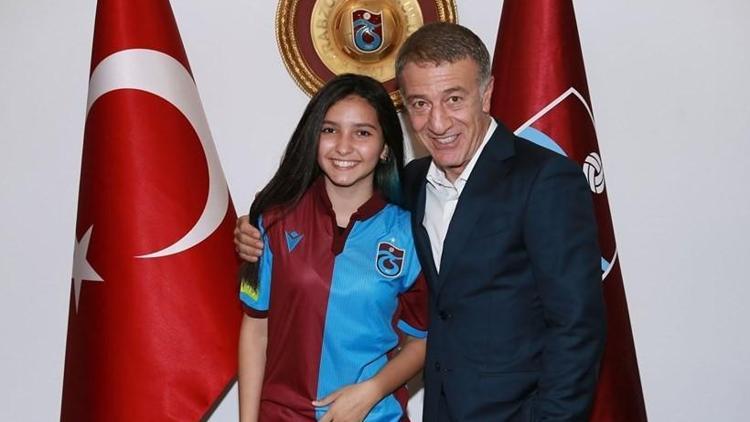 Trabzonspor Başkanı Ağaoğlu, LGS Türkiye birincisi Çifci’ye forma hediye etti