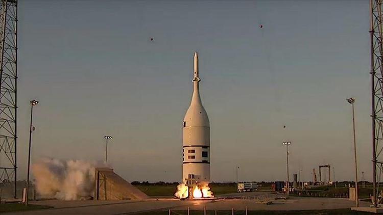 NASA Orion uzay aracının tahliye testini gerçekleştirdi