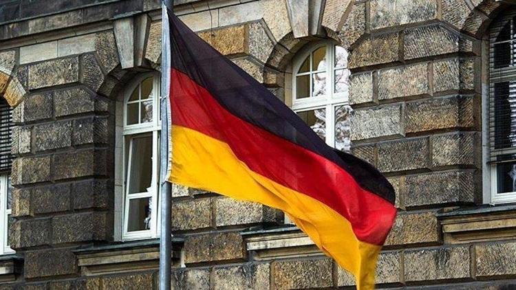 Almanyada camiye çirkin saldırı