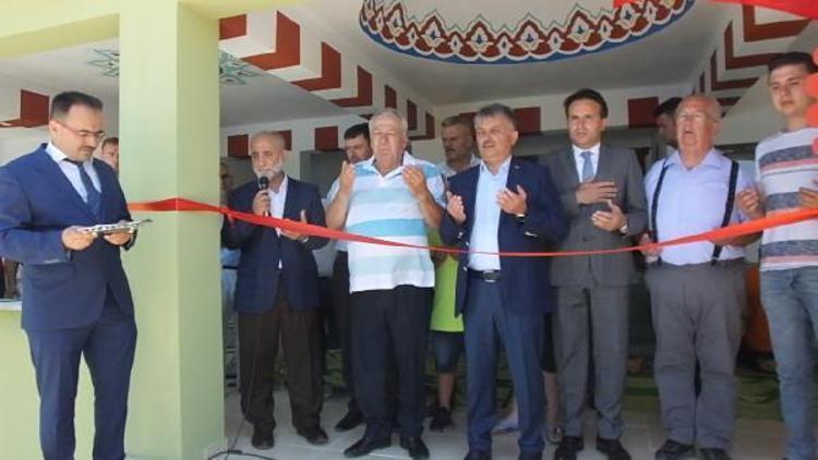 Eski vekil ve işadamı, dedesinin vasiyeti üzerine cami yaptırdı