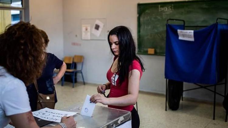 Yunanistan, genel seçim için bugün sandık başında