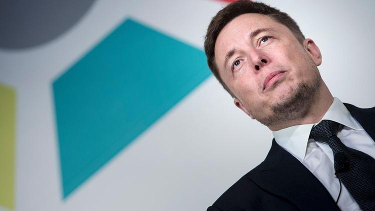 Elon Musk: Robot taksiler üretildiğinde Teslanın fiyatı artacak