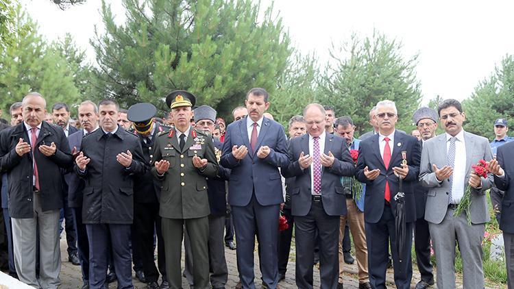 15 Temmuz Demokrasi ve Milli Birlik Gününde şehitler anıldı