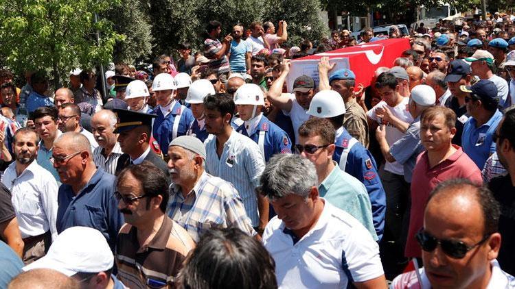 Şehit uzman çavuş Ağır son yolculuğuna uğurlandı