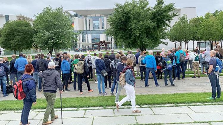 Başbakanlığa ‘Merkel yine titrer mi’ akını