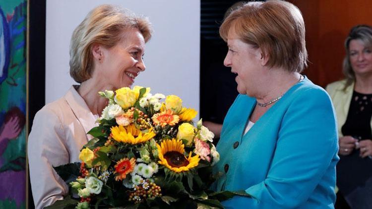 Steinmeier ve Merkel AB Komisyonu Başkanı von der Leyen’i tebrik etti