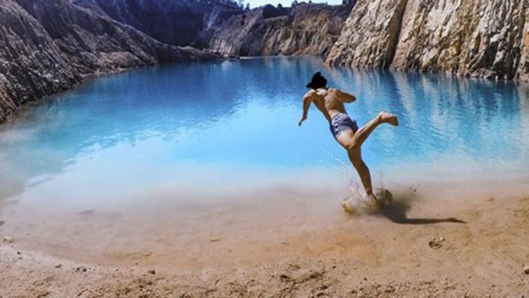 Instagram için fotoğraf çektirdikleri göl kimyasal çıktı
