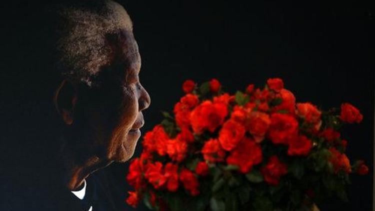 Efsanevi lider Mandela, doğumunun 101. yılında anılıyor